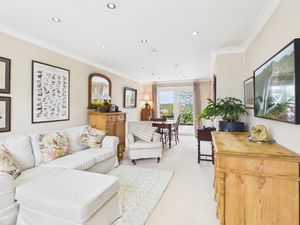 Sitting Room- click for photo gallery